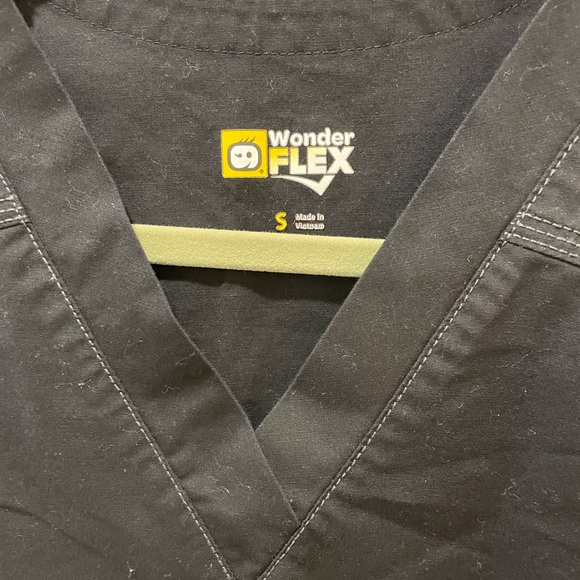 Wonder flex black scrubs set Sz S and S tall - Picture 6 of 7